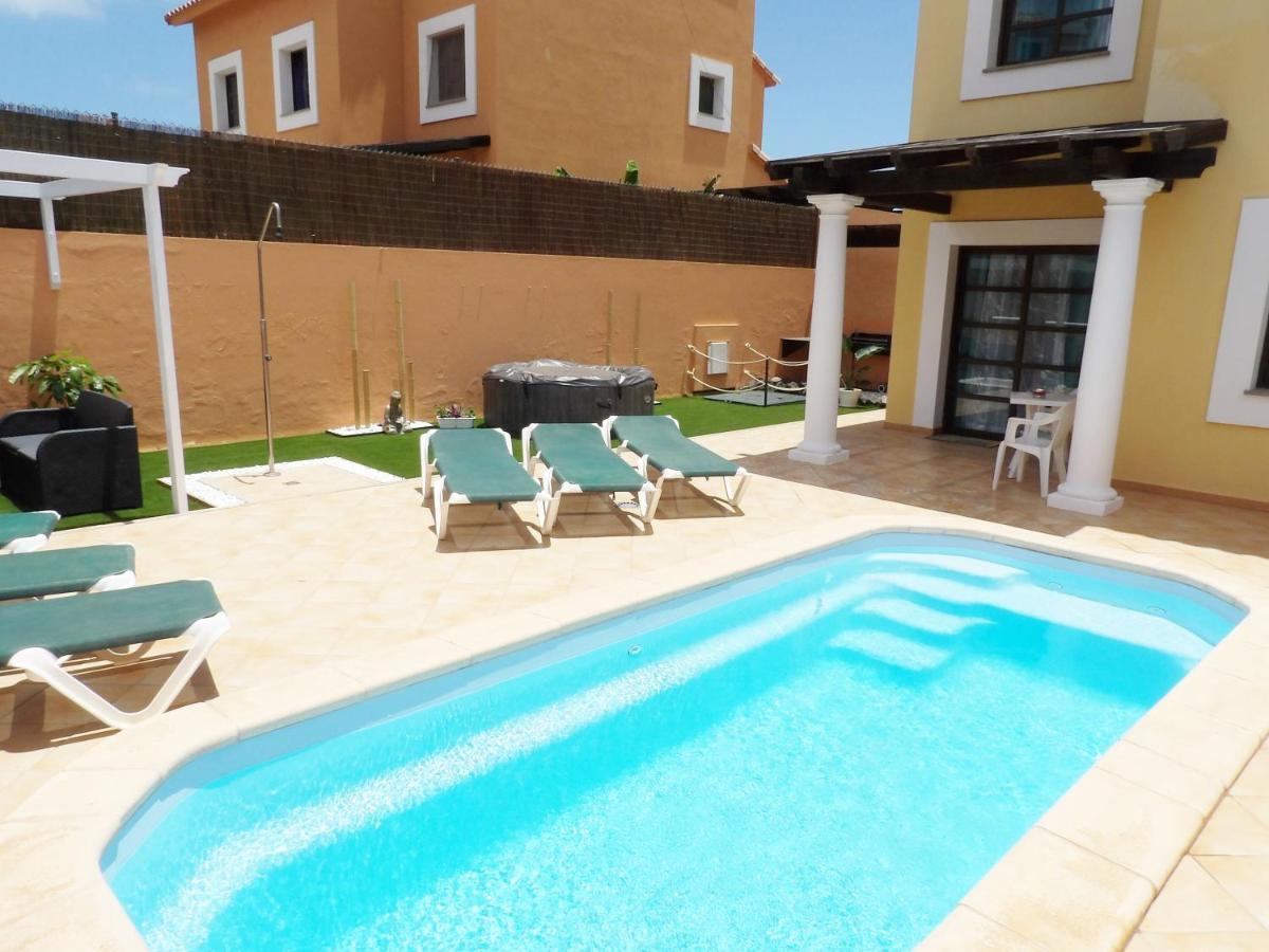 Villas Brujula Company Corralejo Exterior photo